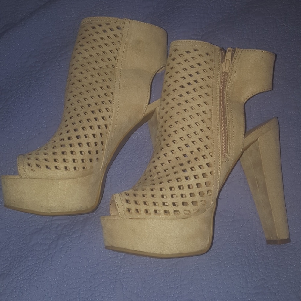 Tan heels